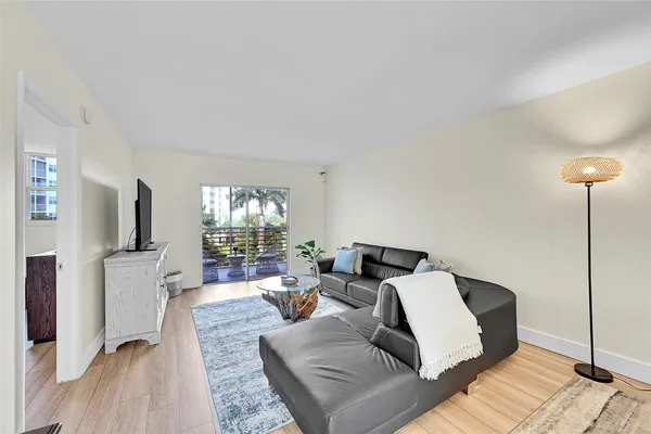 $3,000 | 2731 Northeast 14th Street, Unit 421, Pompano Beach, FL 33062