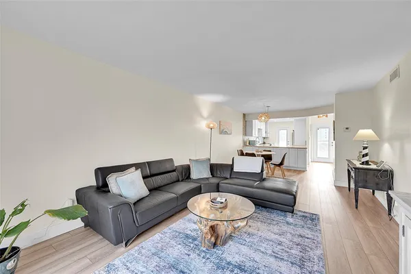 $3,000 | 2731 Northeast 14th Street, Unit 421, Pompano Beach, FL 33062