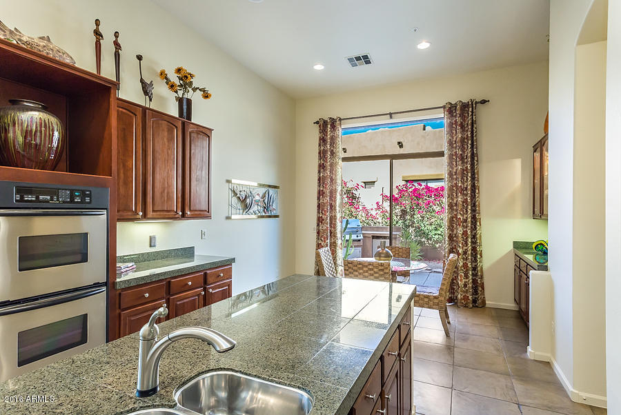 8130 East Wing Shadow Road Scottsdale, AZ 85255 - Photo 20 of 55 kitchen / breakfast area
