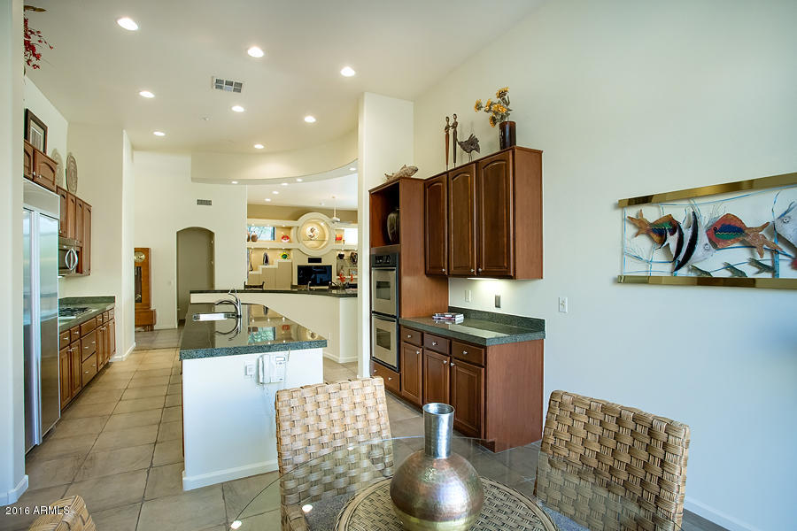 8130 East Wing Shadow Road Scottsdale, AZ 85255 - Photo 22 of 55 breakfast area / kitchen