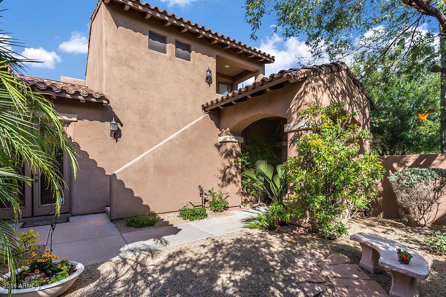 8130 East Wing Shadow Road Scottsdale, AZ 85255 - Photo 45 of 55 courtyard