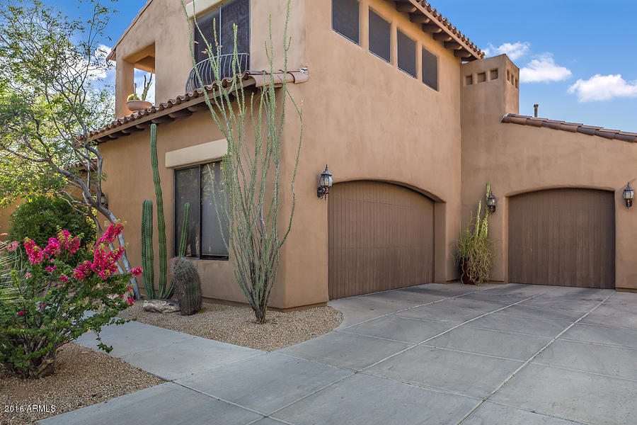 8130 East Wing Shadow Road Scottsdale, AZ 85255 - Photo 6 of 55 3-car garage / carriage house