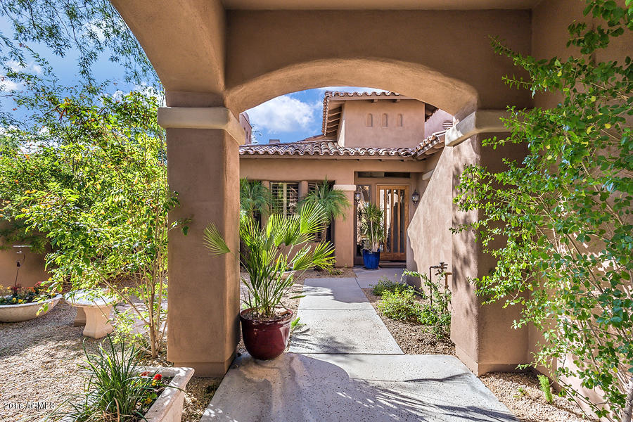 8130 East Wing Shadow Road Scottsdale, AZ 85255 - Photo 7 of 55 courtyard