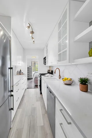 $1,295,000 | 345 East 73rd Street, Unit 6C | Lenox Hill