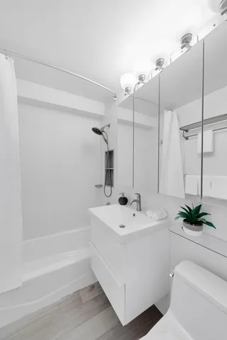 $1,295,000 | 345 East 73rd Street, Unit 6C | Lenox Hill