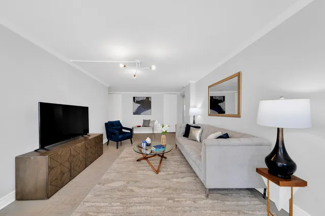 $1,295,000 | 345 East 73rd Street, Unit 6C | Lenox Hill