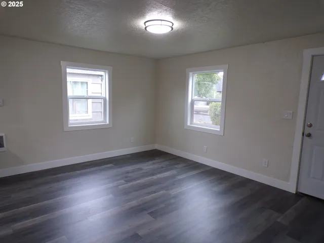 $330,000 | 1925 Liberty Street Northeast, Salem, OR 97301