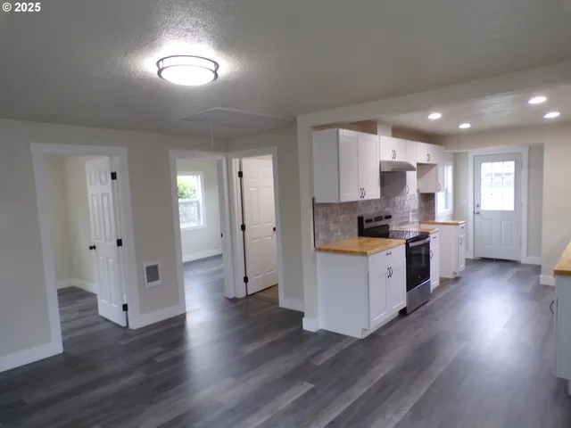 $330,000 | 1925 Liberty Street Northeast, Salem, OR 97301