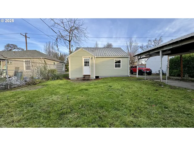 $330,000 | 1925 Liberty Street Northeast, Salem, OR 97301