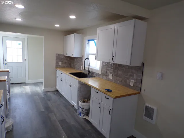 $330,000 | 1925 Liberty Street Northeast, Salem, OR 97301