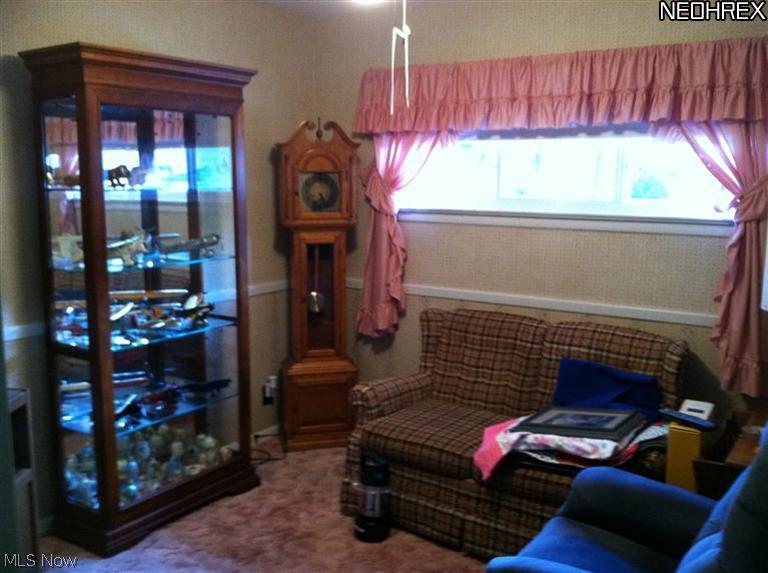 1123 Haverston Road Lyndhurst, OH 44124 - Photo 7 of 14 Bedroom- being used as a den.