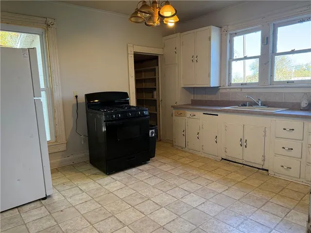 $65,000 | 512 East 8th Street, Coffeyville, KS 67337