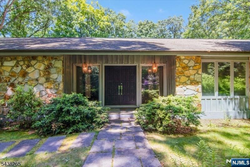 6 Green Hills Road Mendham, NJ 07945 - Photo 1 of 42