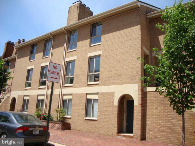 136 Barre Street West, Unit R Baltimore, MD 21201 - Photo 1 of 22 Exterior (Main)