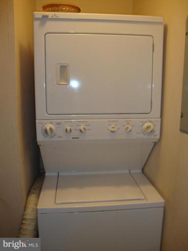 136 Barre Street West, Unit R Baltimore, MD 21201 - Photo 5 of 22 Laundry Area 1