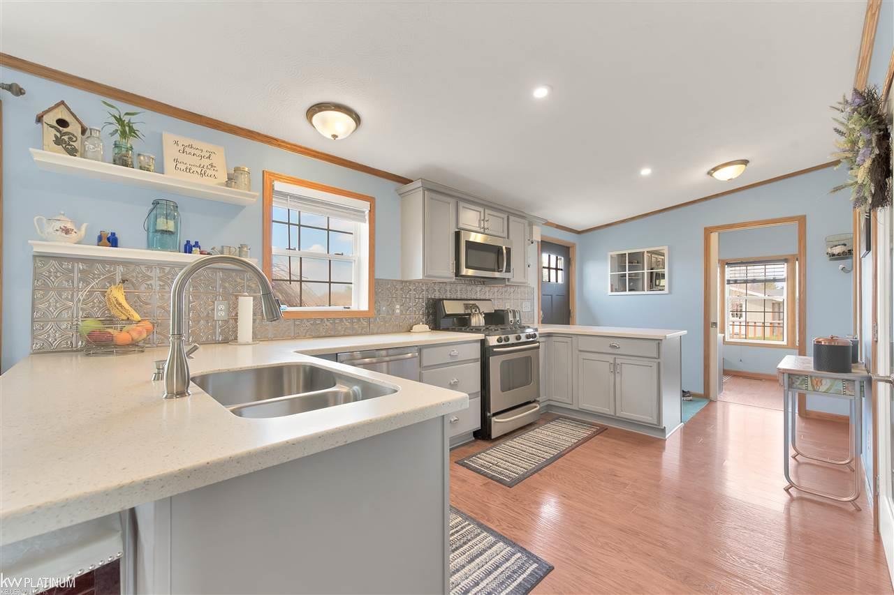 7424 Gibbons Road Jeddo, MI 48032 - Photo 20 of 36 Gourmet Kitchen!