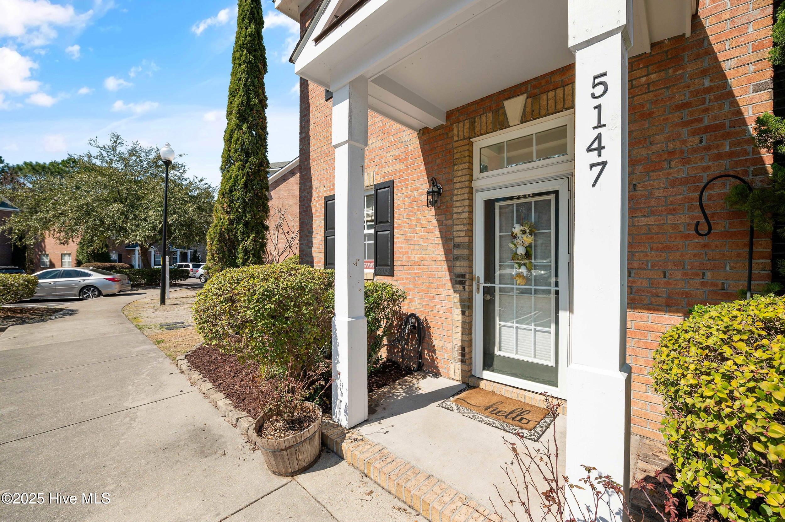 5147 Exton Park Loop Castle Hayne, NC 28429 - Photo 5 of 31 5147extonparkloop_00005