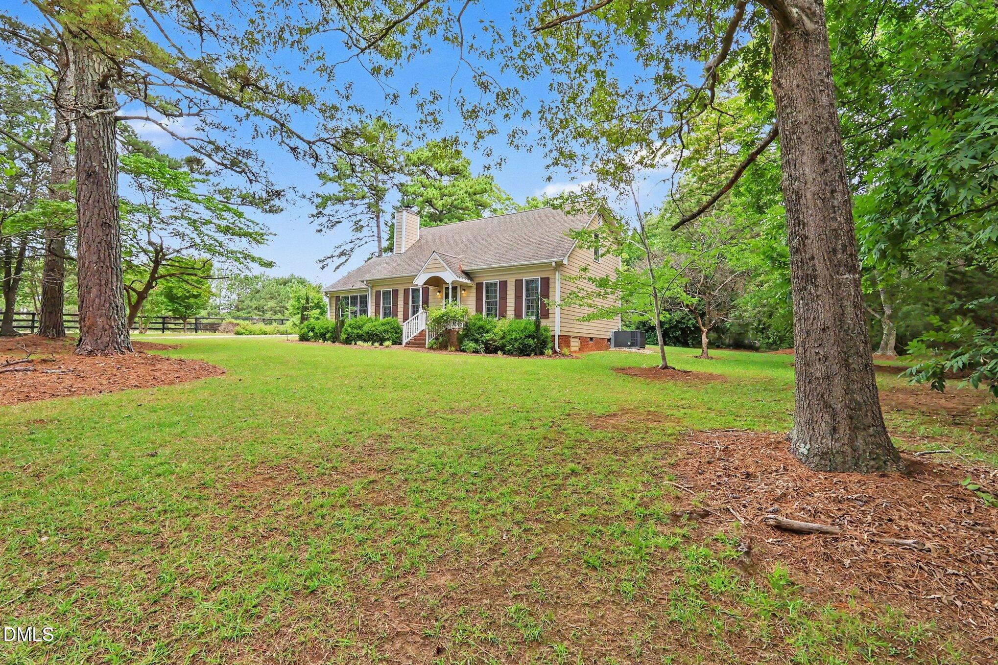 7621 Old Baucom Road Raleigh, NC 27610 - Photo 6 of 35 006_file_9338