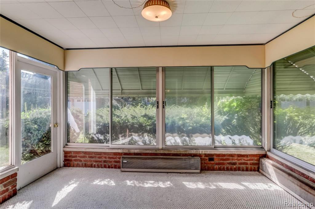1041 Yorkshire Road Grosse Pointe Park, MI 48230 - Photo 12 of 35