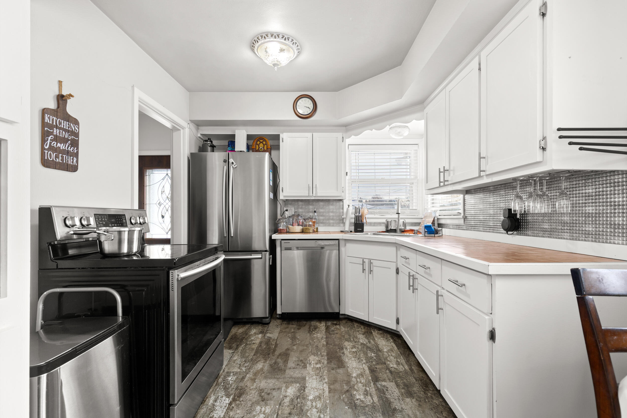 3371 South 75th Street Milwaukee, WI 53219 - Photo 8 of 28 Kitchen