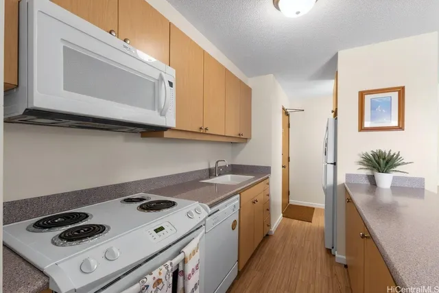 $455,000 | 1778 Ala Moana Boulevard, Unit 1817, Honolulu, HI 96815