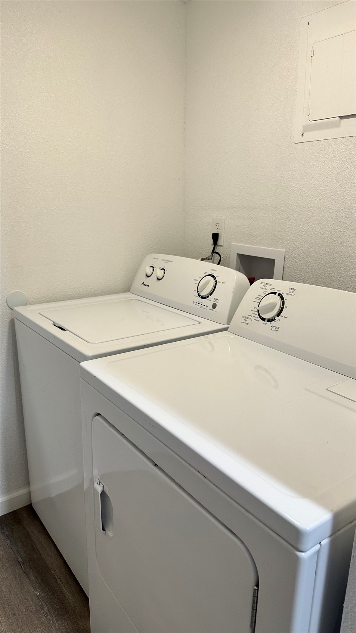 6200 Ranchester Drive, Unit 230 Houston, TX 77036 - Photo 14 of 31 a utility room with dryer and washer