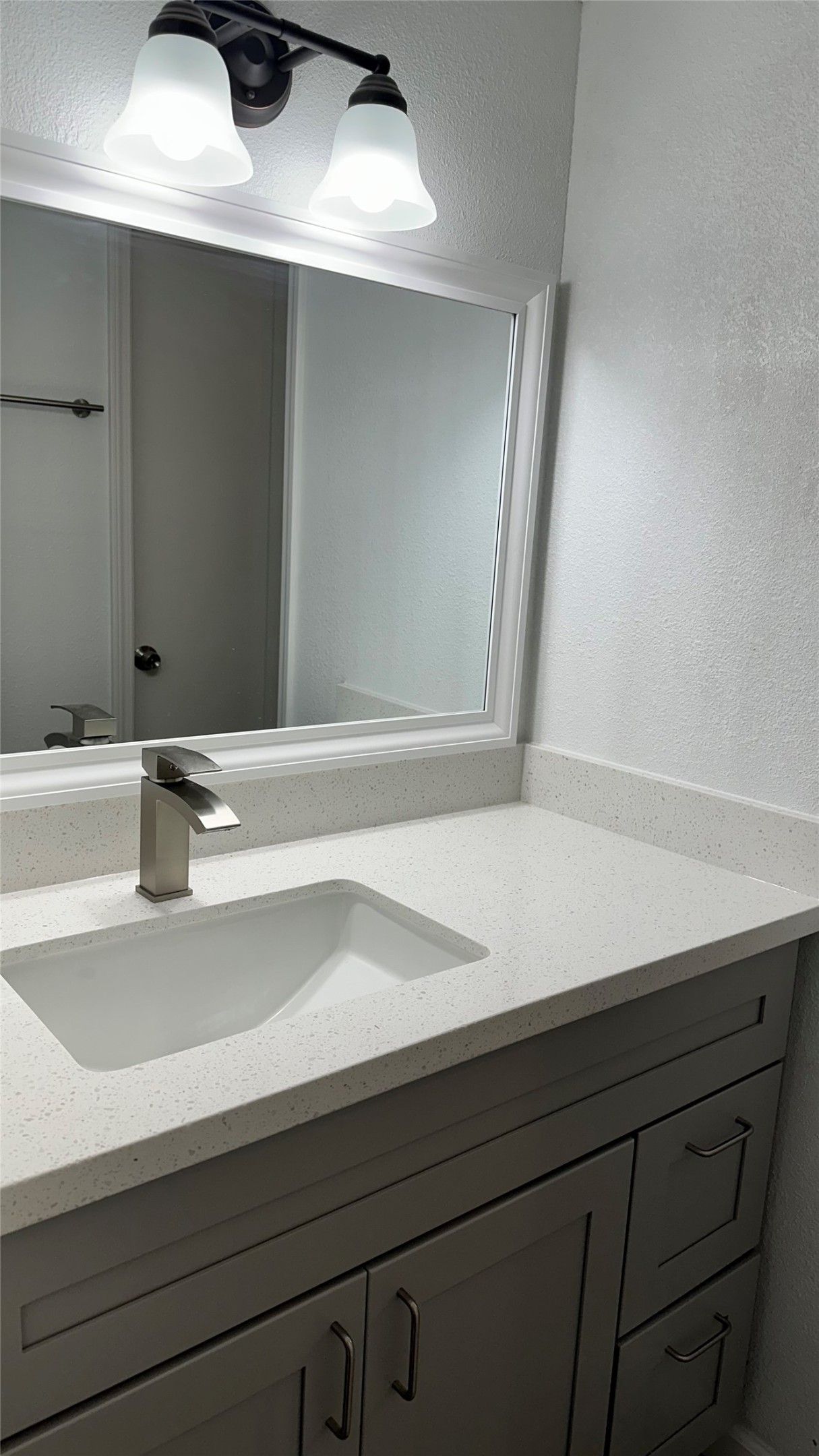 6200 Ranchester Drive, Unit 230 Houston, TX 77036 - Photo 10 of 31 a close view of sink