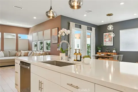 $875,000 | 27475 Mercantile Court, Valencia, CA 91381