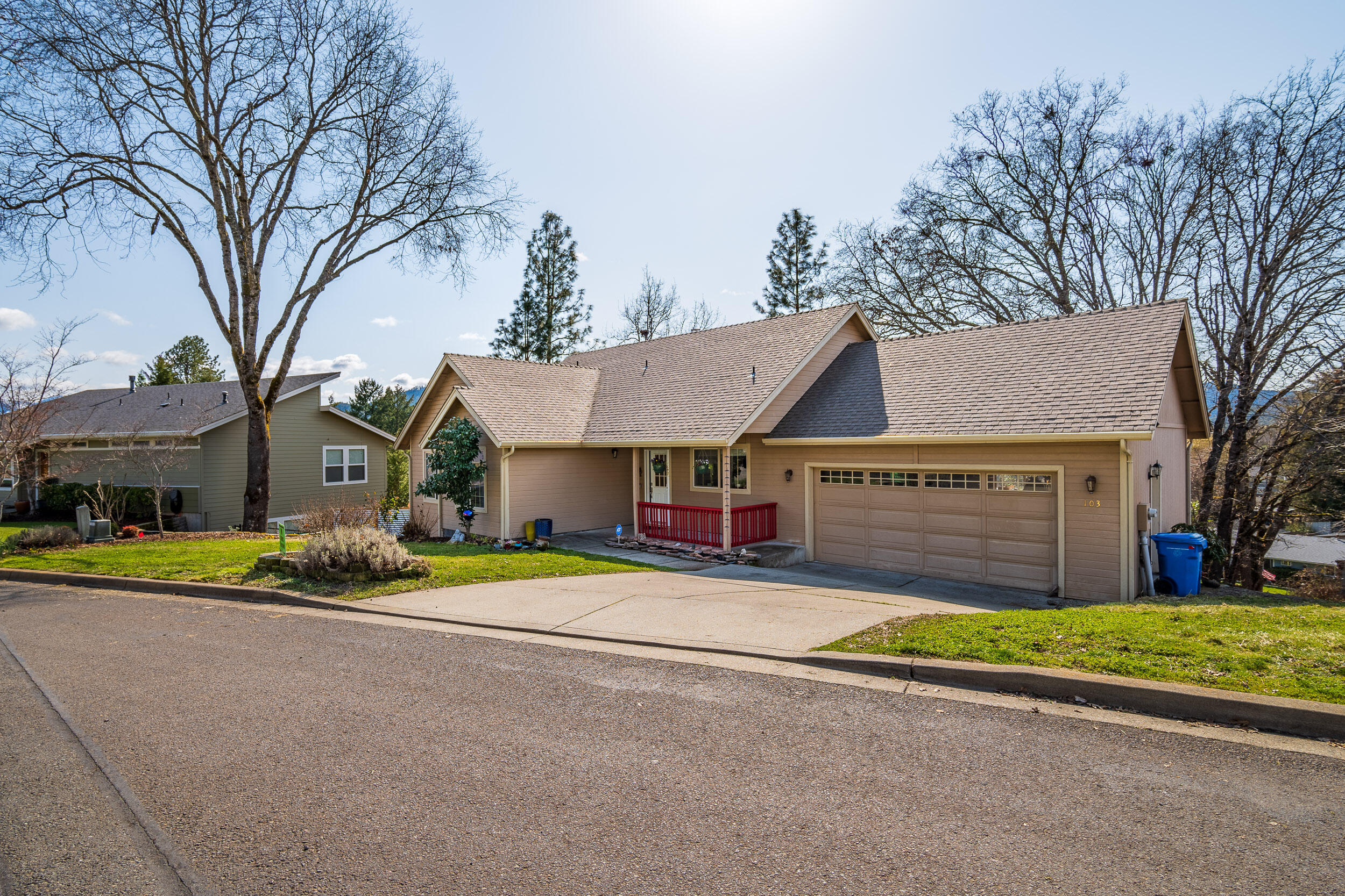 103 Cedar Ridge Terrace Rogue River, OR 97537 - Photo 2 of 37 103CedarRidgeTerr-001