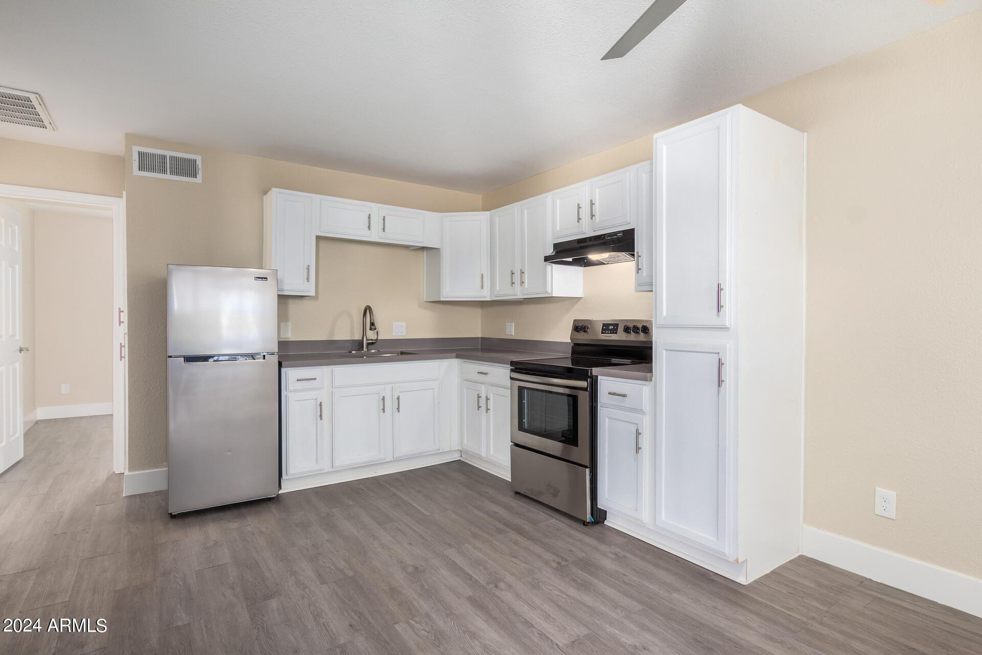3016 North 37th Street, Unit 6 Phoenix, AZ 85018 - Photo 15 of 30 Photo #15