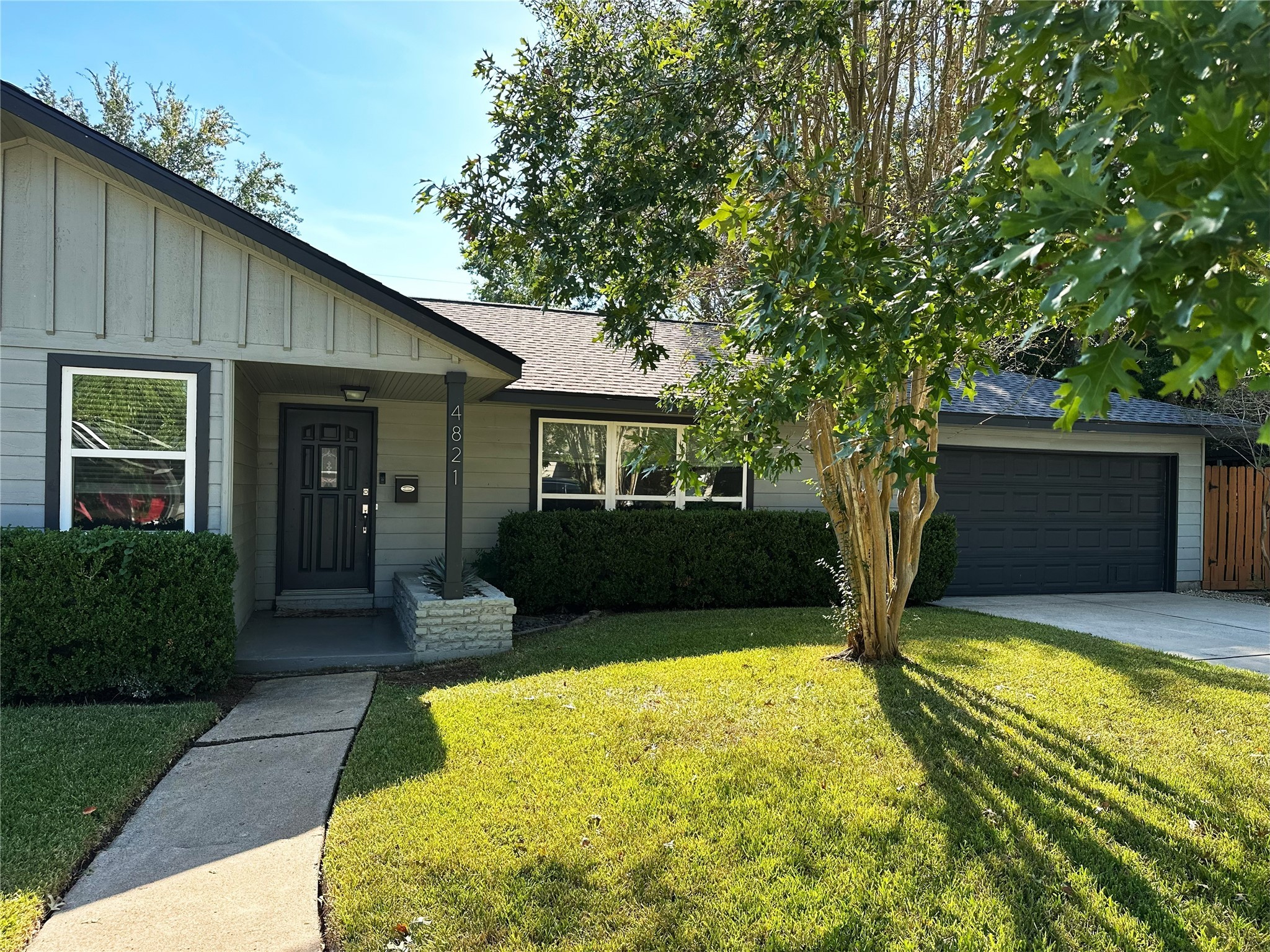 4821 Hummingbird Street Houston, TX 77035 - Photo 2 of 45