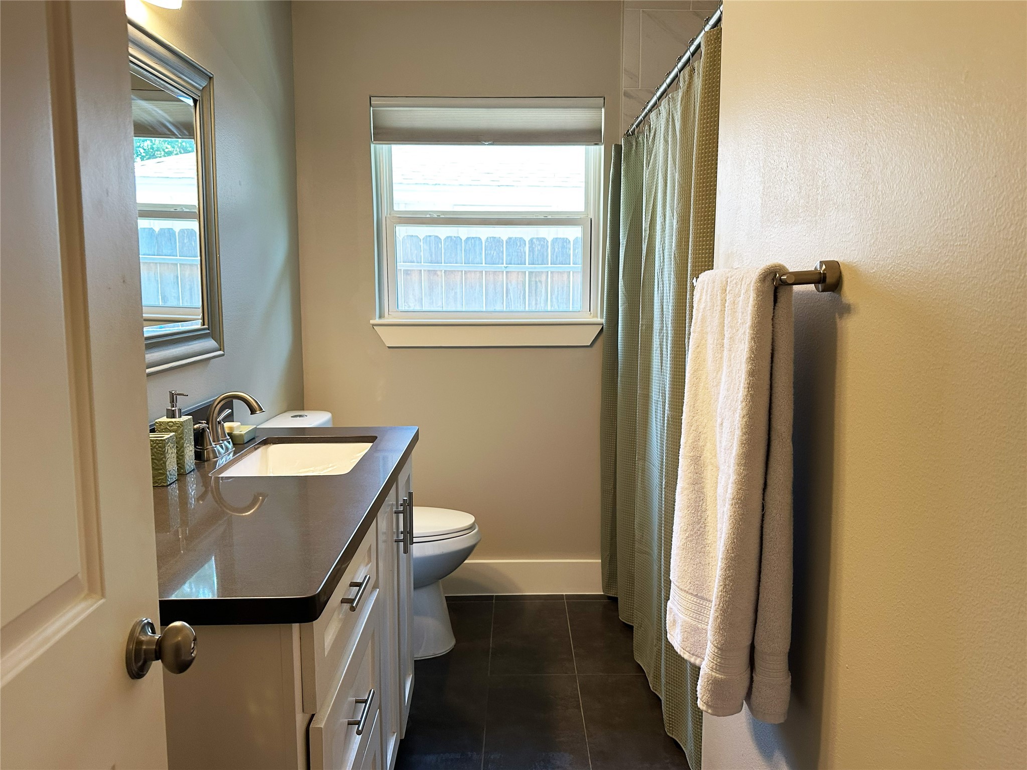 4821 Hummingbird Street Houston, TX 77035 - Photo 29 of 45 Bath