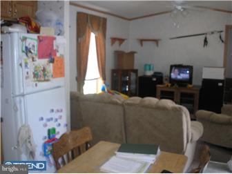 45 Mantua Grove Road, Unit R2 Paulsboro, NJ 08066 - Photo 5 of 9 Living Room