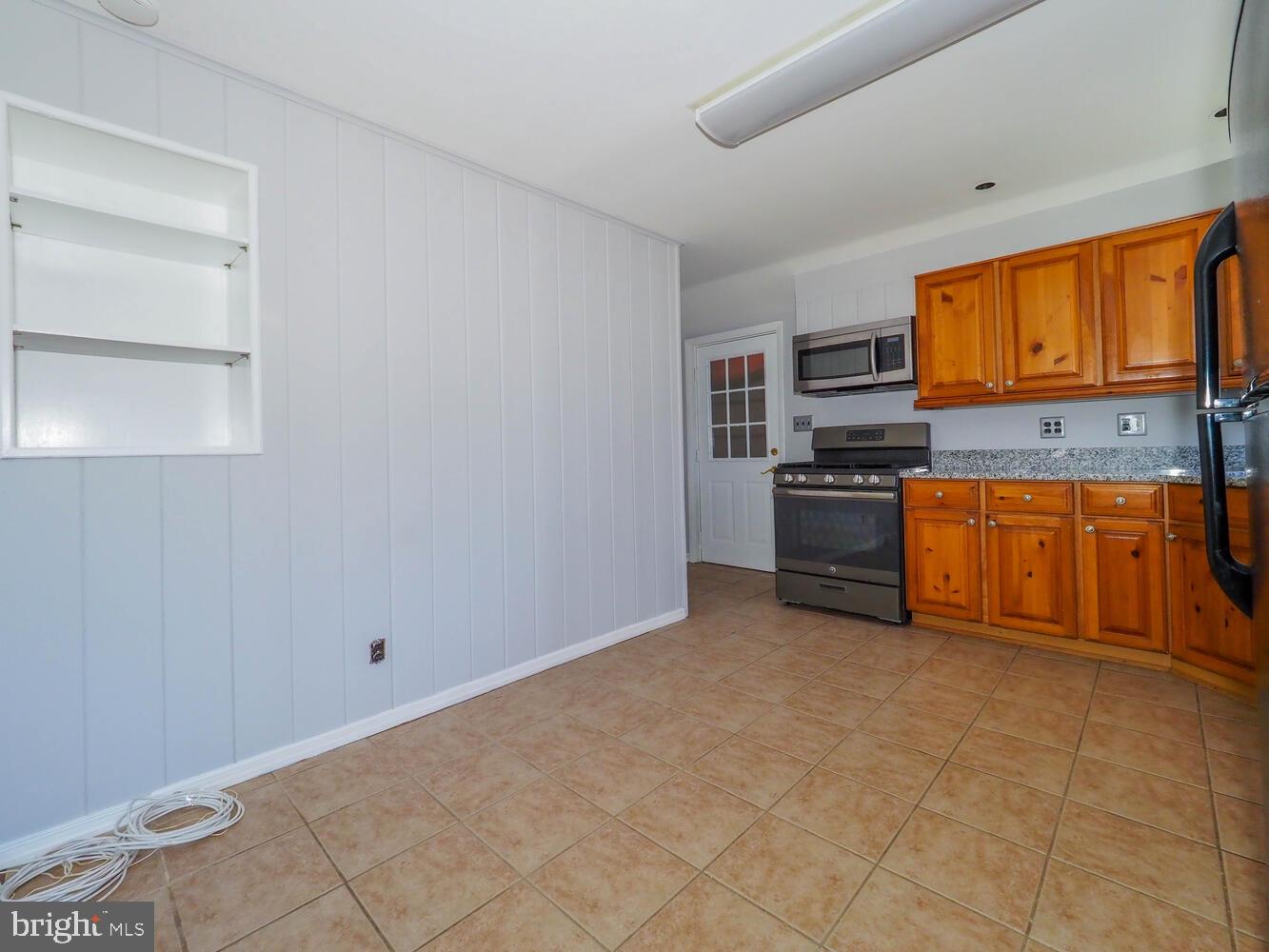 12705 Hathaway Drive Silver Spring, MD 20906 - Photo 10 of 54 Kitchen table or island space