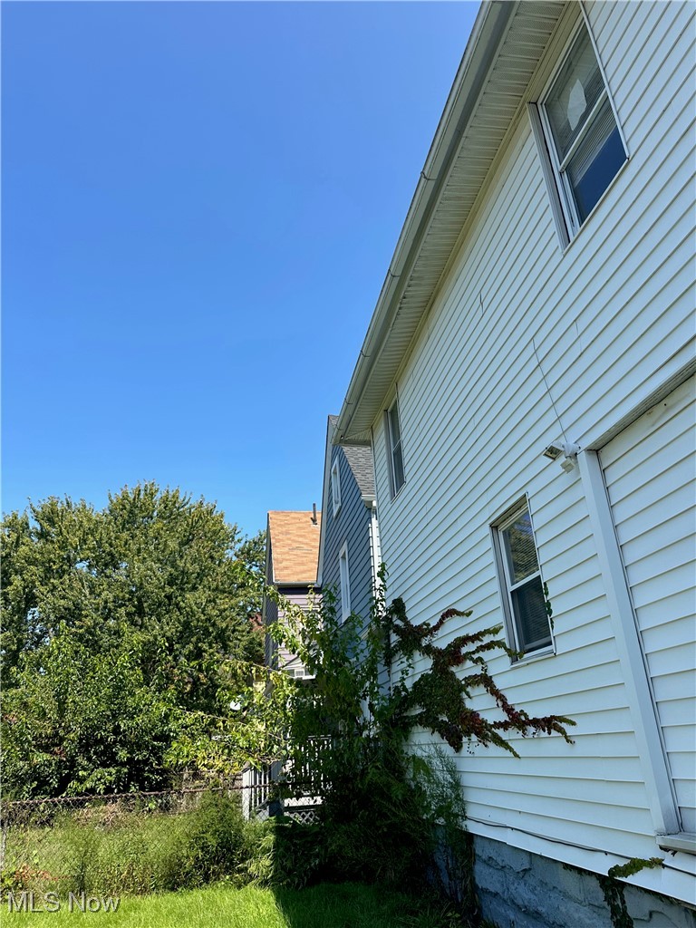 3288 Scranton Road Cleveland, OH 44109 - Photo 6 of 24 View of home's exterior