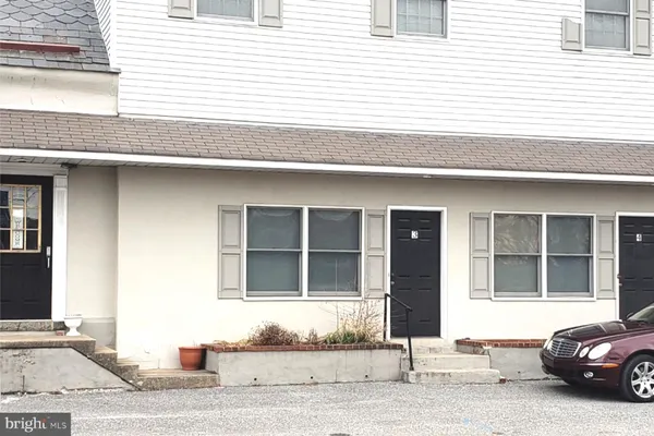 $1,100 | 121 South 3rd Street, Unit 3, Oxford, PA 19363