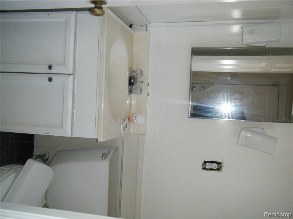 15124 Greenview Road Detroit, MI 48223 - Photo 5 of 5 DSCF1570.JPG