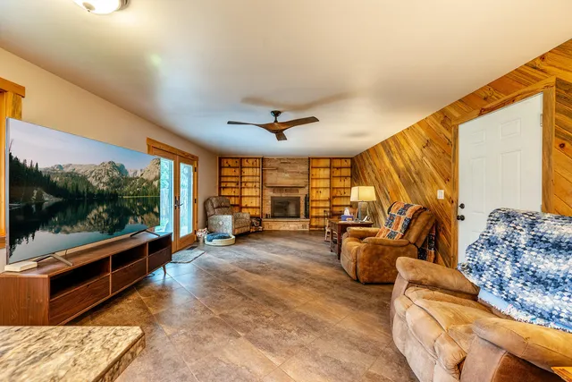 $489,900 | 29 Kleiber Drive, Dayton, WY 82836