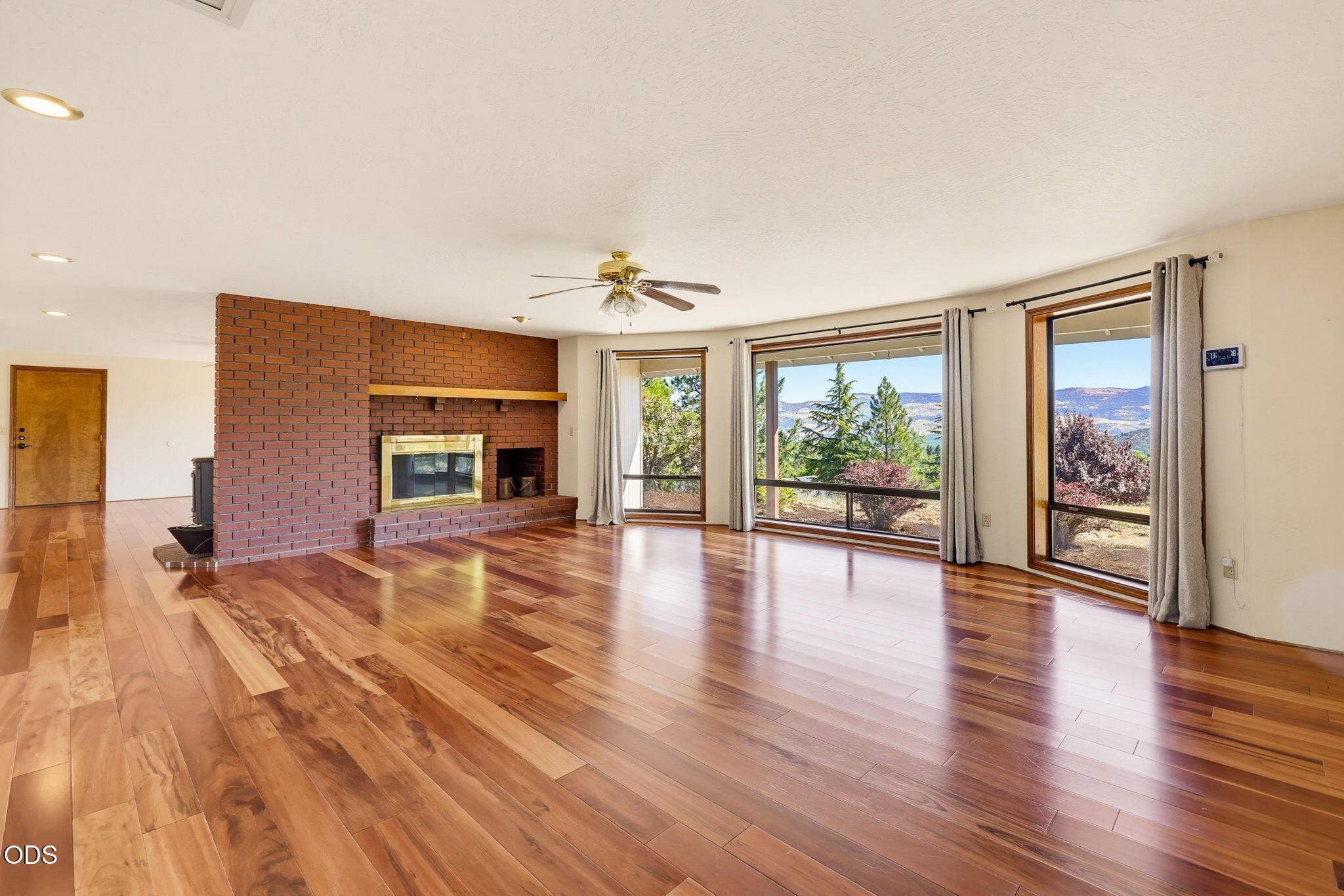 174 Hummingbird Lane Talent, OR 97540 - Photo 8 of 101