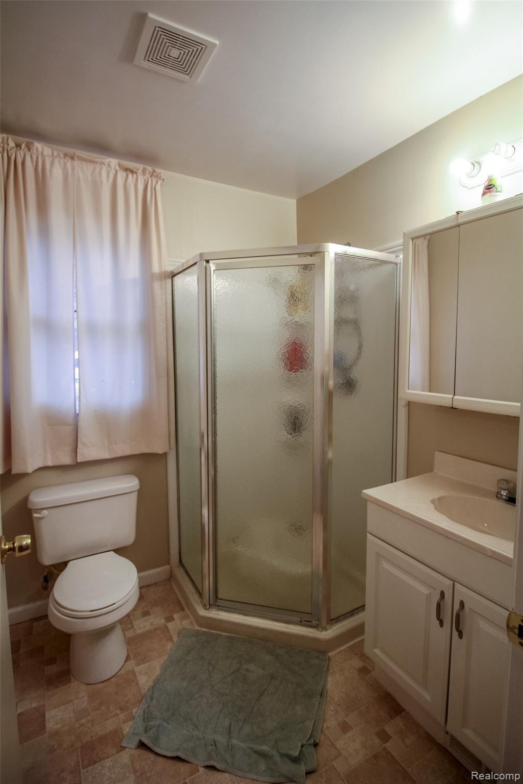 8517 North Seymour Road Flushing, MI 48433 - Photo 14 of 26 14.JPG