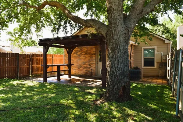 $349,900 | 1800 Maplewood Trail, Colleyville, TX 76034