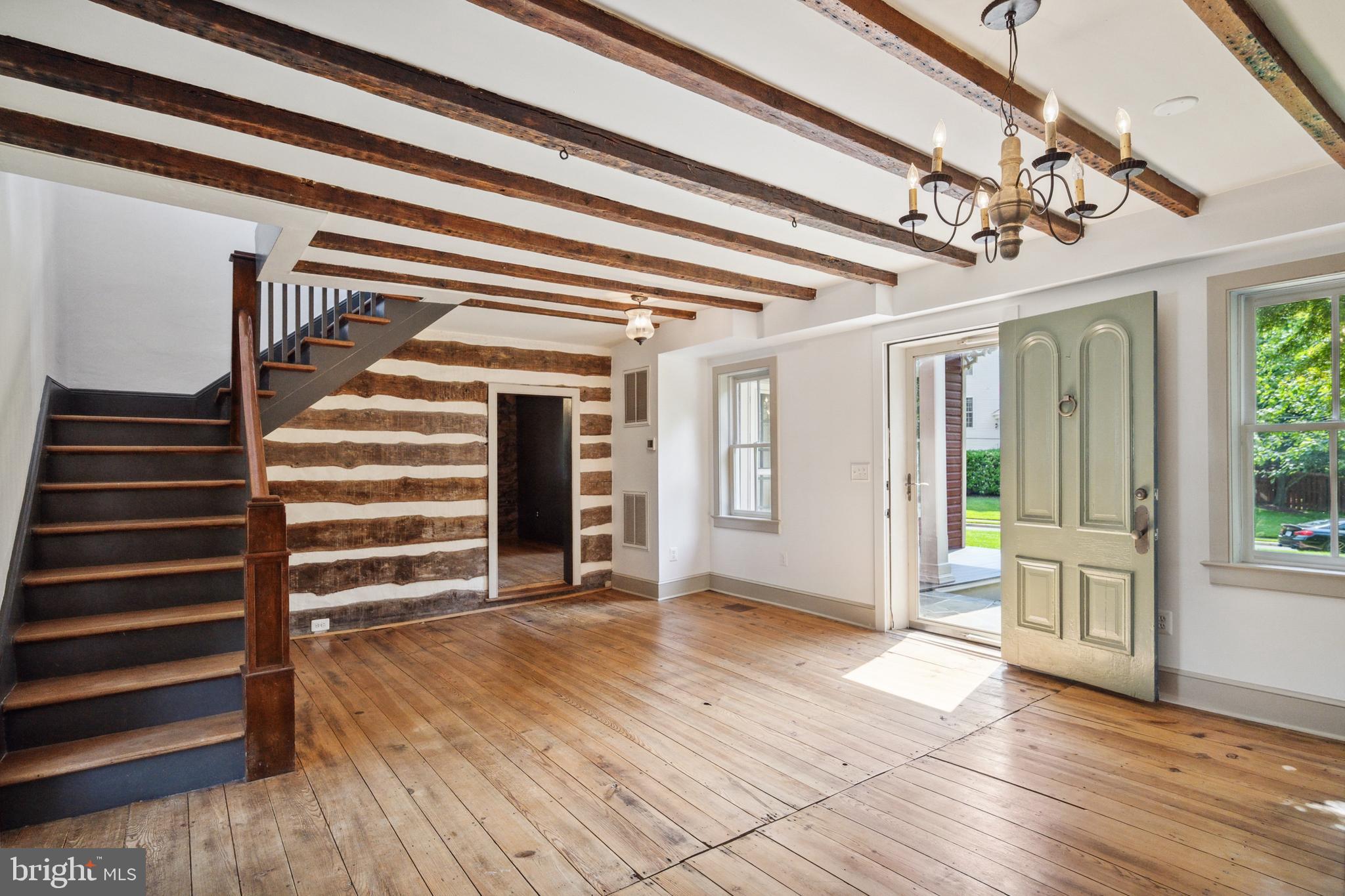 131 Ken Culbert Jr. Road Purcellville, VA 20132 - Photo 23 of 75 Family room