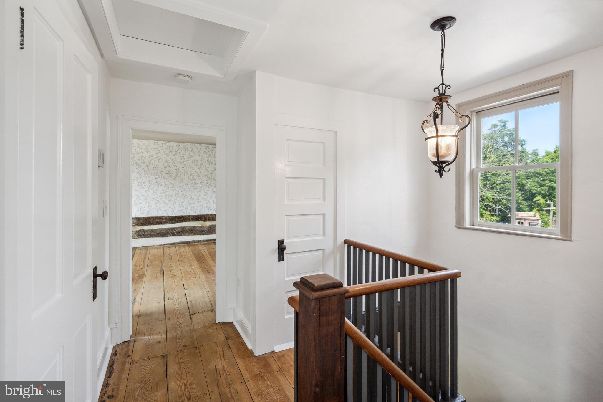 131 Ken Culbert Jr. Road Purcellville, VA 20132 - Photo 25 of 75 Upstairs hallway