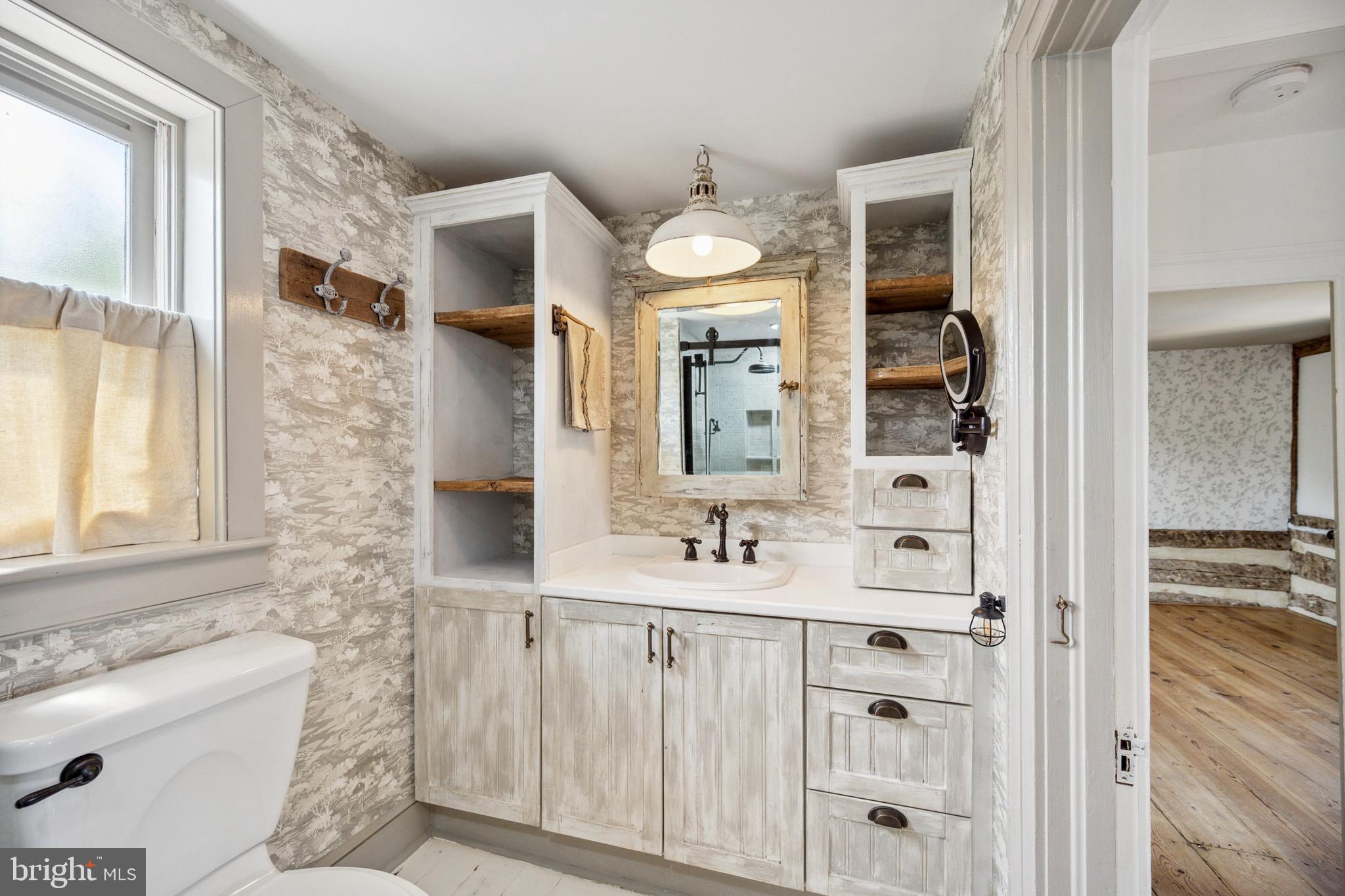 131 Ken Culbert Jr. Road Purcellville, VA 20132 - Photo 32 of 75 2nd floor bathroom