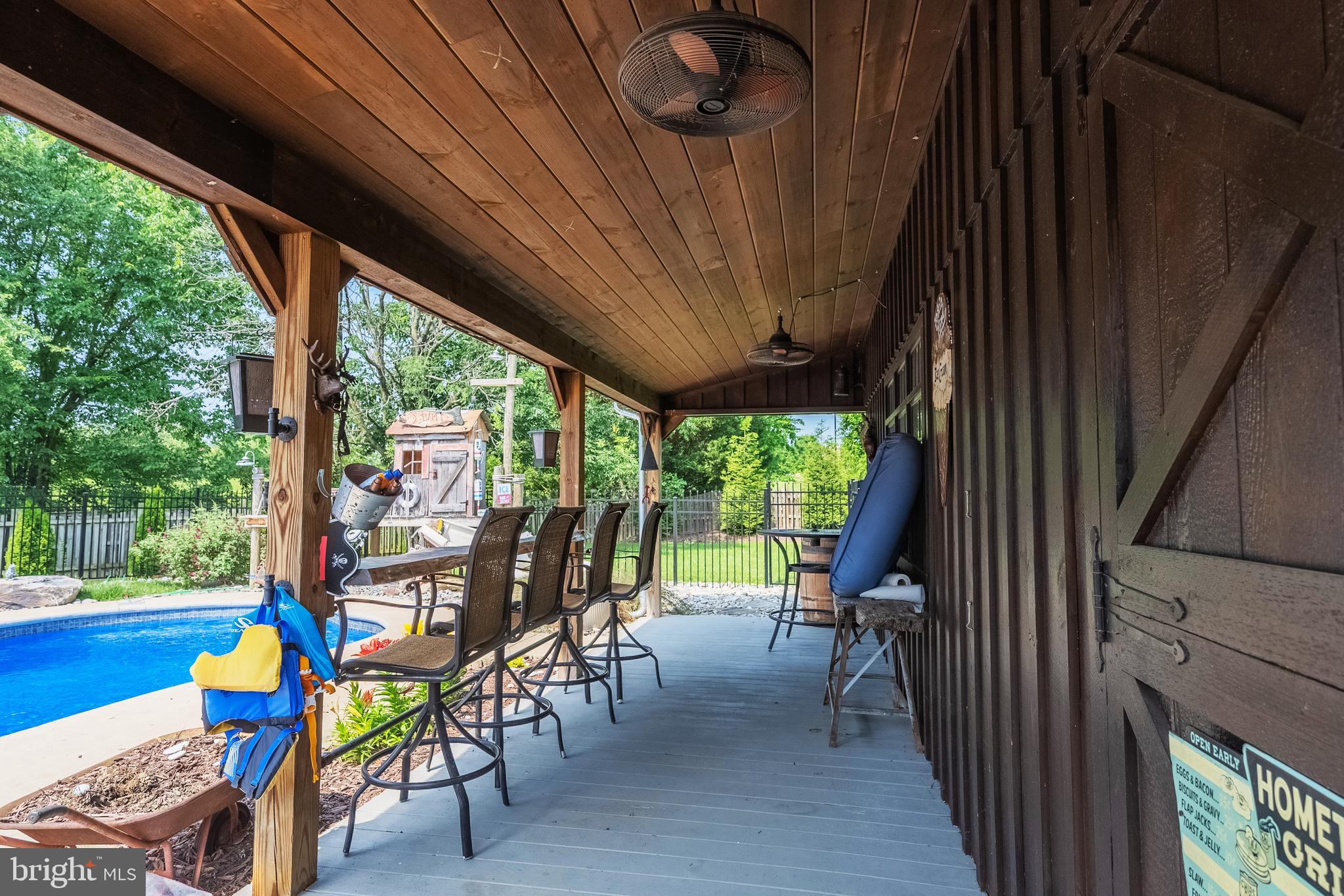 131 Ken Culbert Jr. Road Purcellville, VA 20132 - Photo 55 of 75 Poolside seating