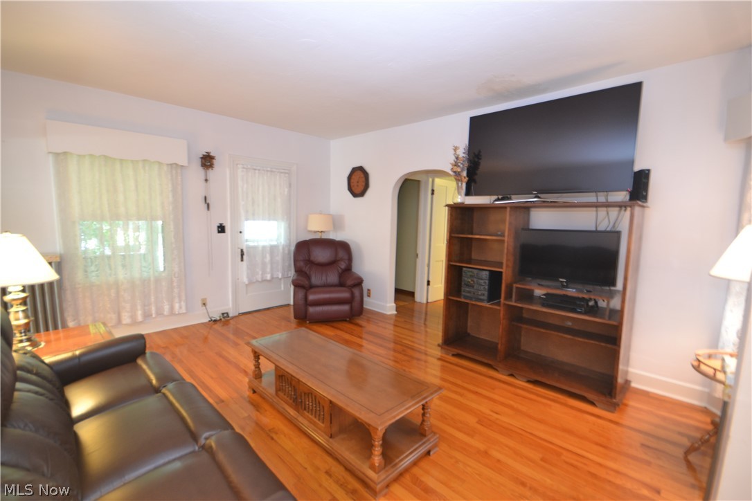 939 West Schaaf Road Cleveland, OH 44109 - Photo 6 of 30 Gallery Image 6