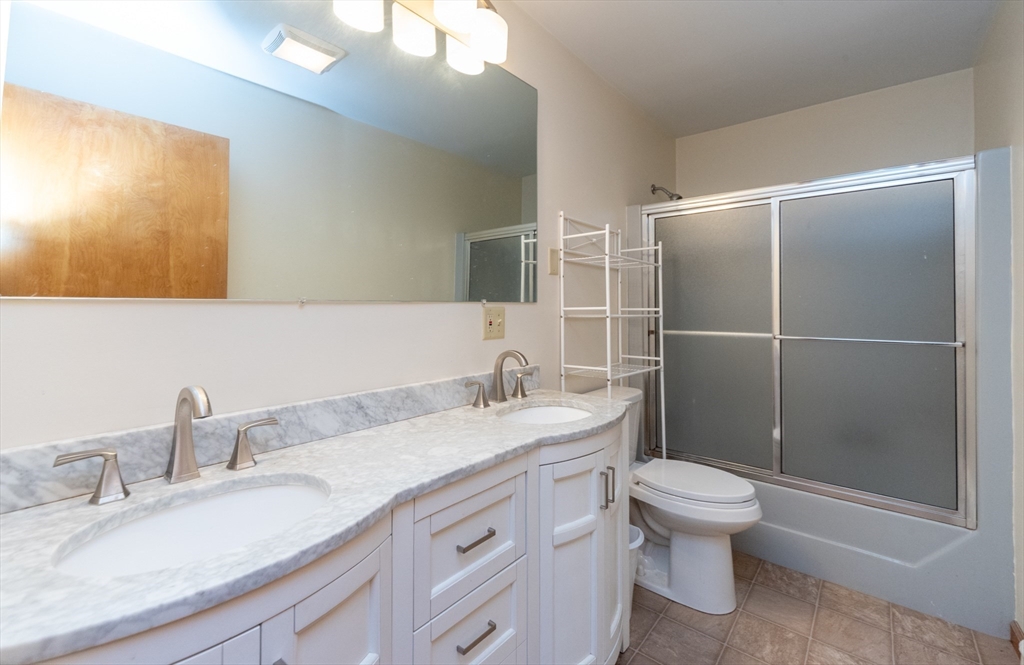 23 Maple Street Clinton, MA 01510 - Photo 11 of 28