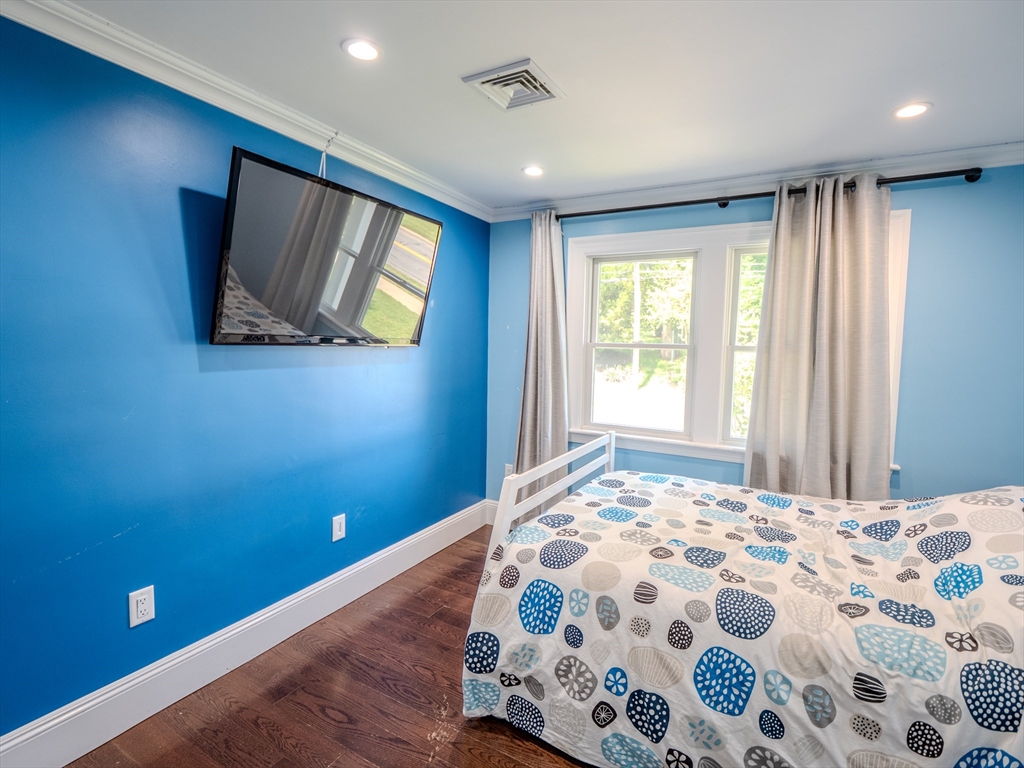 159 Mishawum Road Woburn, MA 01801 - Photo 10 of 41