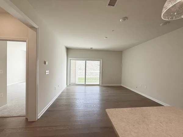 $3,000 | 6 Stratton Drive, Unit 110, Woburn, MA 01801