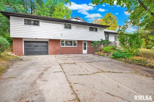 $239,900 | 3808 North Walround Lane, Peoria, IL 61615